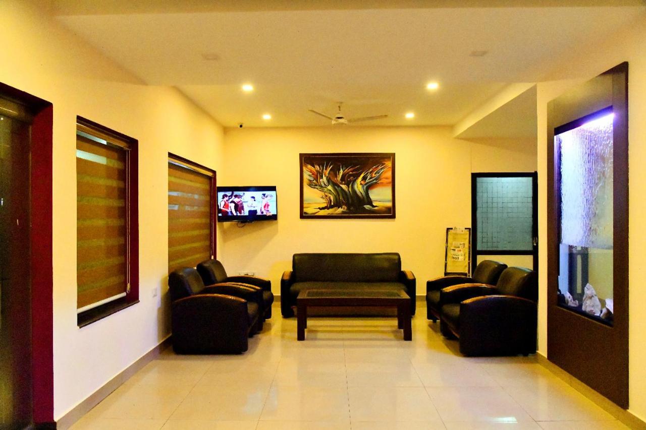 Hotel Chanakya Palakkad Exterior foto